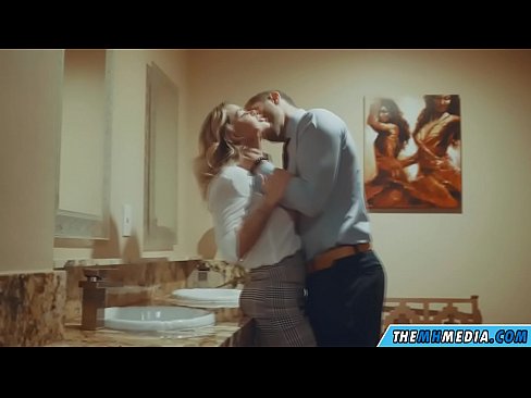 ❤️ Kui rinnakas blondiin võrgutab sind avalikus tualettruumis ️❌ Pornovideo at porn et.porno-negrov.ru ☑